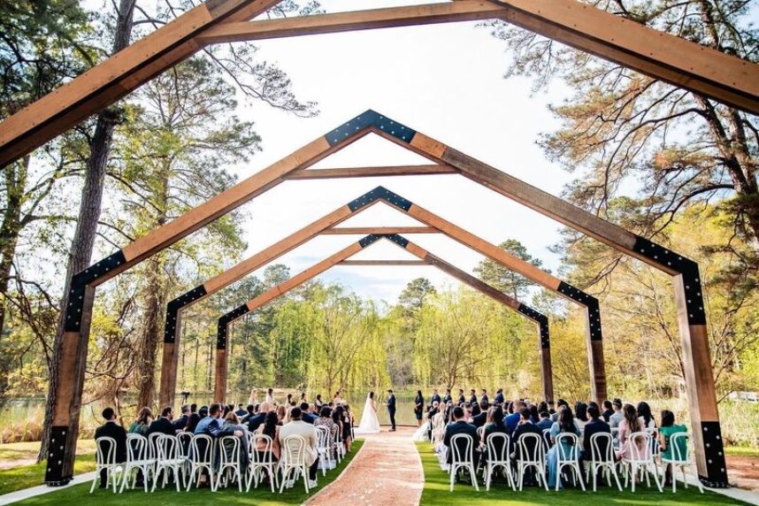 outdoor conroe wedding