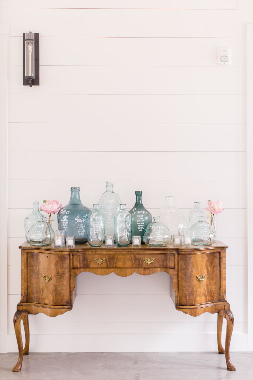 wedding planner with vintage rentals