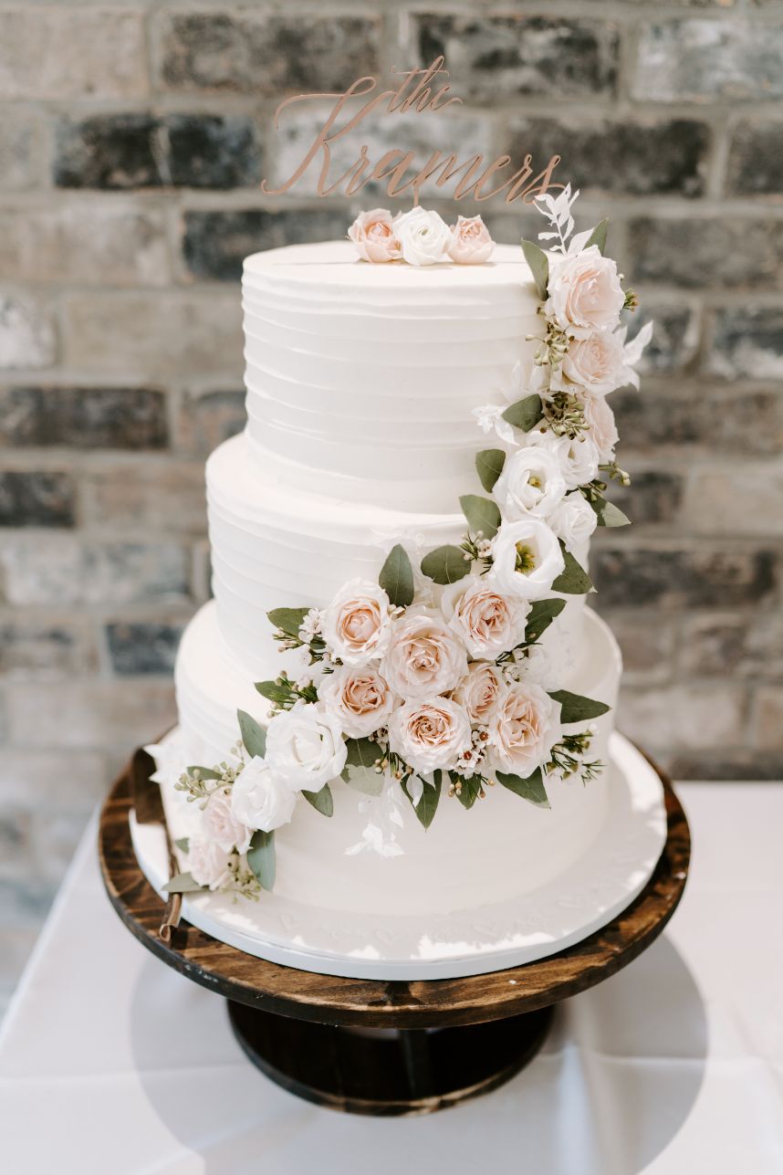 blush rose cake