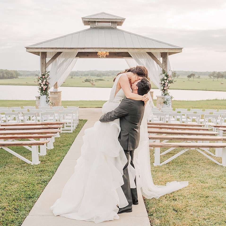 all-inclusive wedding venue near Houston | Emery's Buffalo Creek