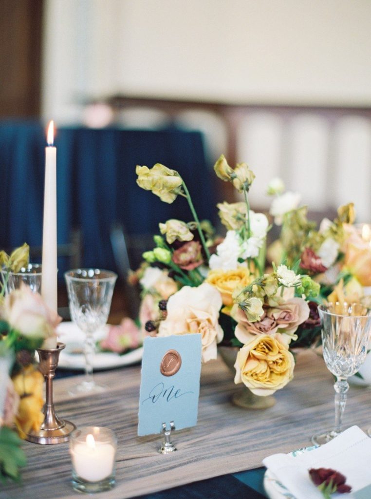 brassy and blue wedding walkthrough with houston wedding planner jennifer laura design