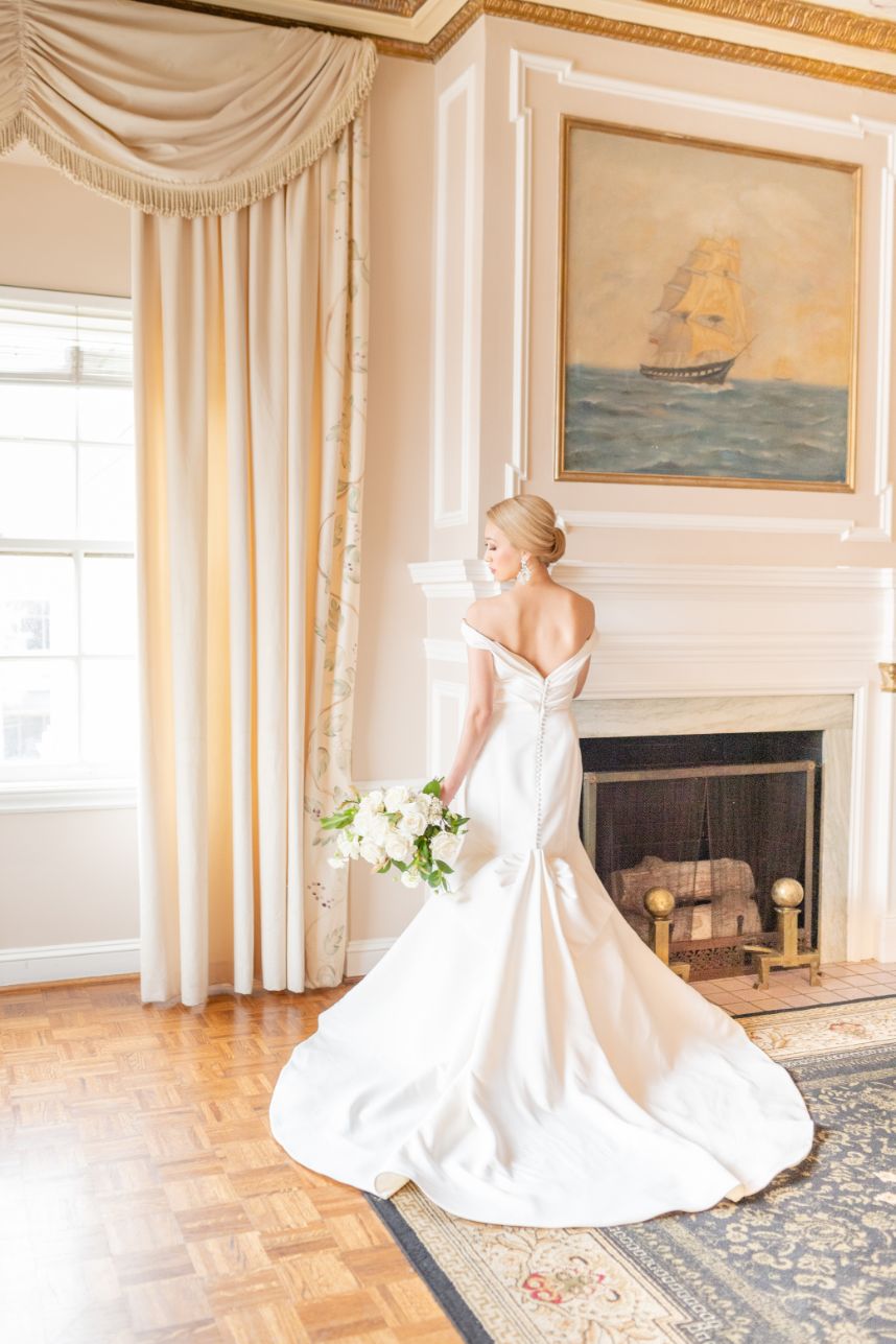 Meet Husband & Wife Wedding Photography Duo: Brandon & Lindsay Lutz Photography