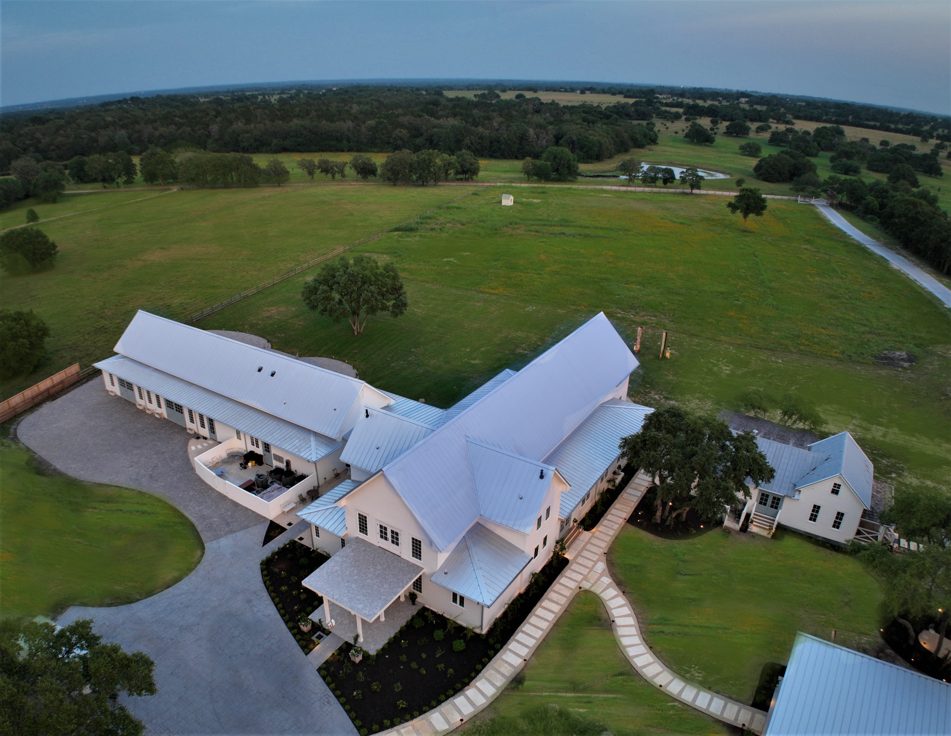 barn wedding venues near Houston