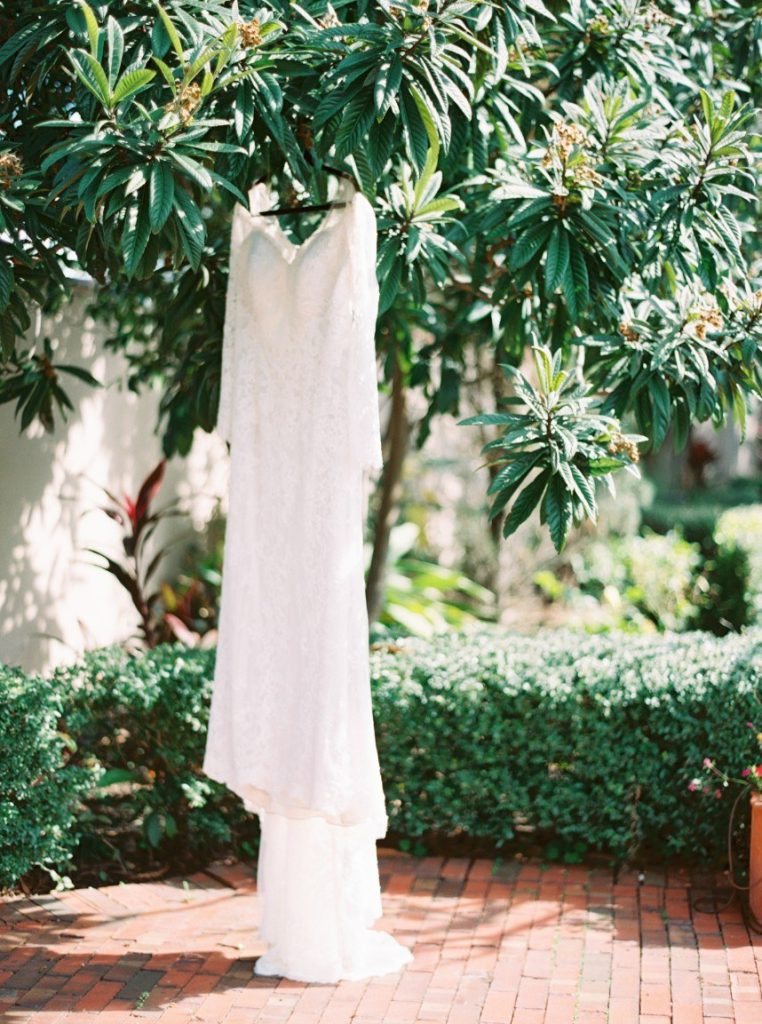 brassy and blue wedding walkthrough with houston wedding planner jennifer laura design