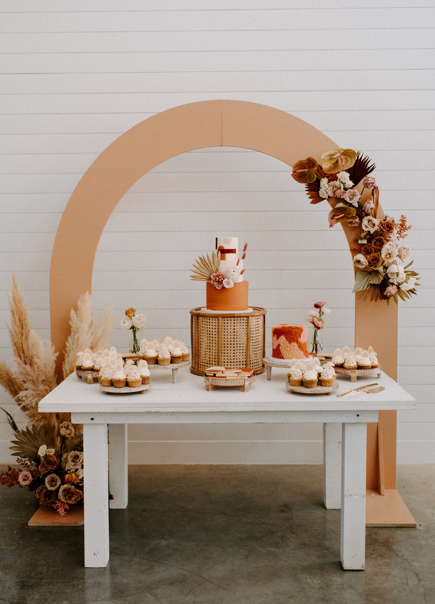 feathers and frosting cake