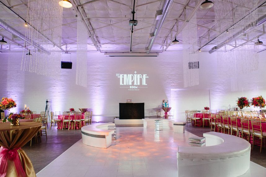 White-Modern-Backdrop