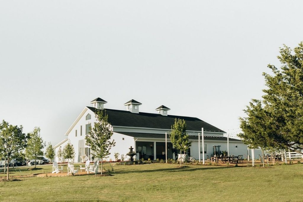 new North Texas wedding venues | The Cinnamon Barn