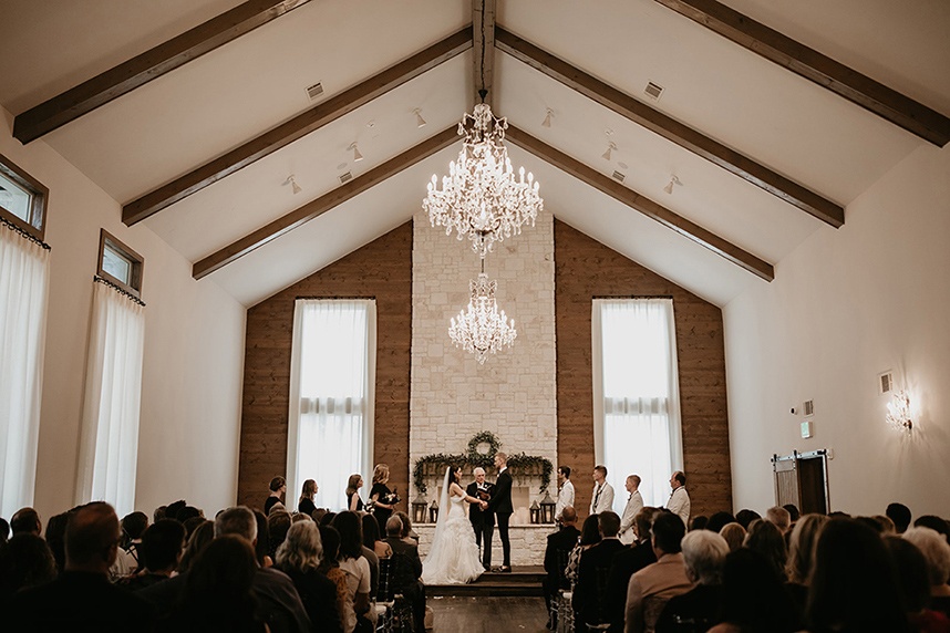 8 Perfectly Cozy Settings for a Texas Winter Wedding