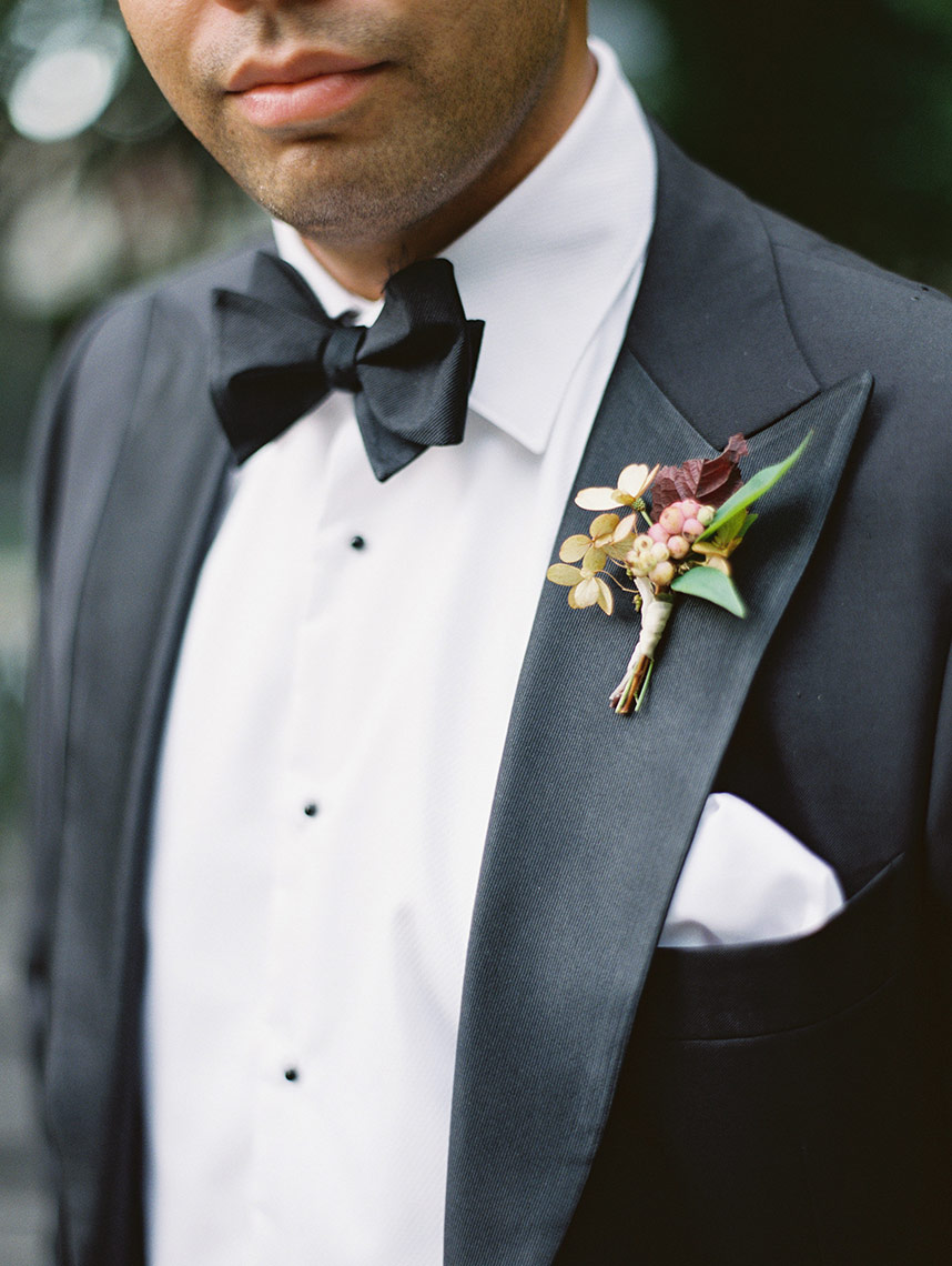 Adriana Urbina And Victor Ruiz's Garden Glam DFW Wedding Captured By ...