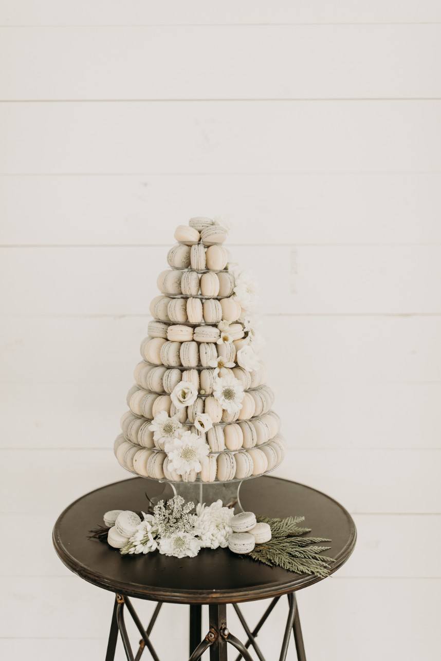 wedding details with fall tone