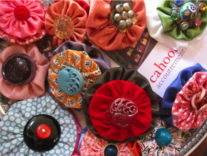 Cahoots Handbags - Yo-Yo brooches