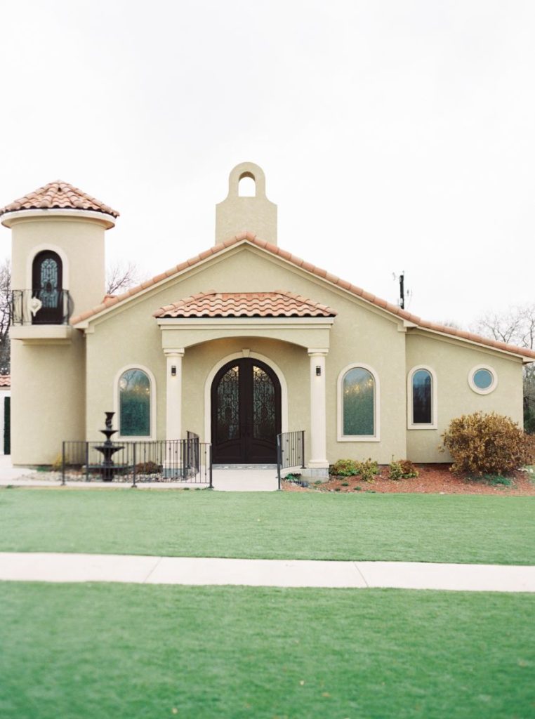 DFW Wedding Venues Accommodating 500+ Guests | D'Vine Grace Vineyard