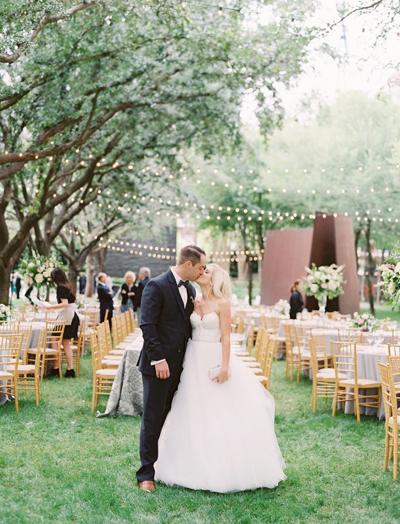 who do i tip wedding vendors