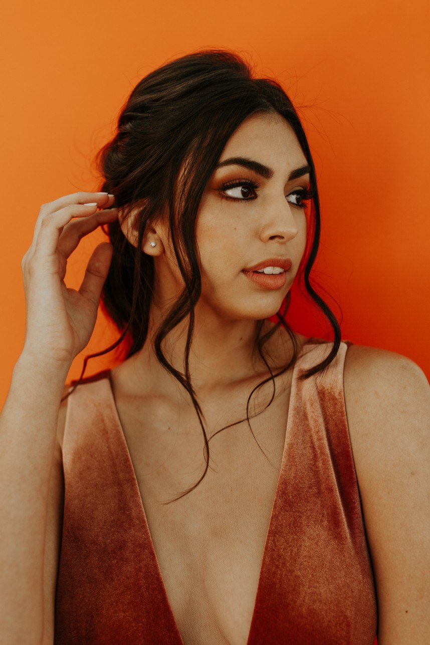 wedding details with fall tone