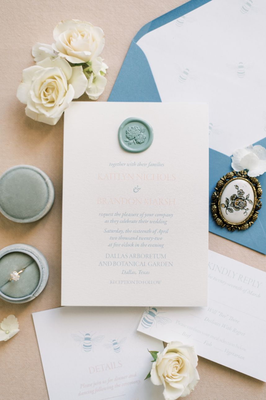 invitations with bumblebees