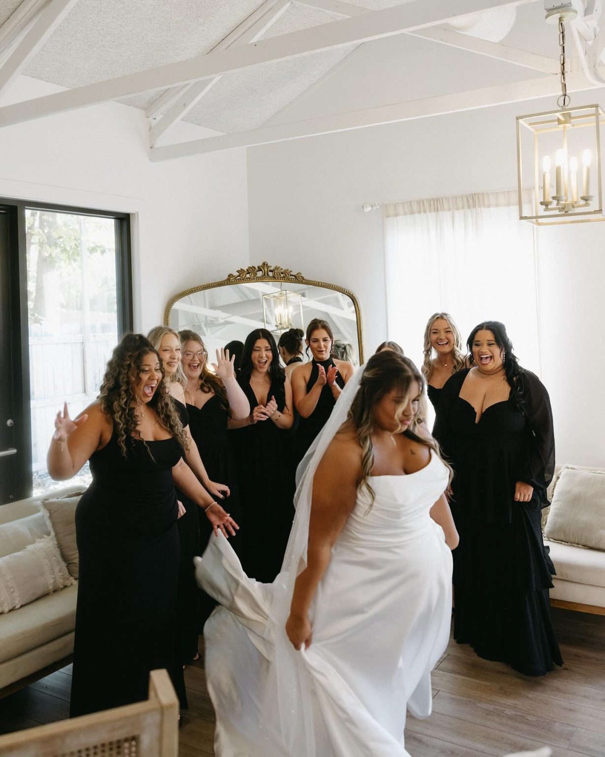 Mr. & Mrs. Lane’s Timeless Wedding - Wed Society® | Iowa - Wedding ...