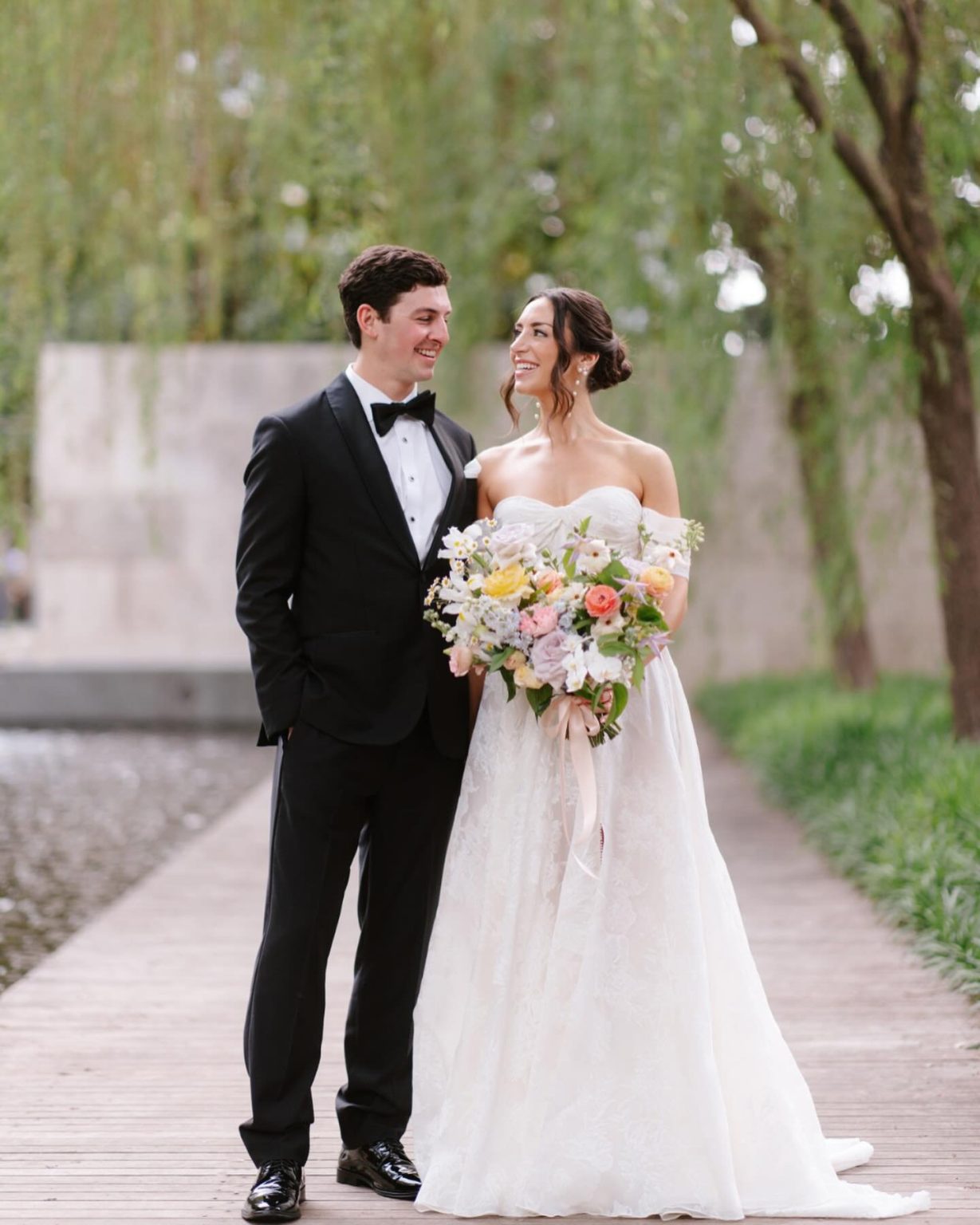 Haley Ringo Summer Garden Wedding At Nasher Sculpture Center - Wed Society North Texas