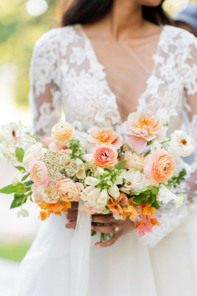 These 5 Fresh Floral Arrangements from the New Issue are To-Die-For!