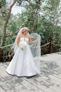 bride outside in palmetto Florida