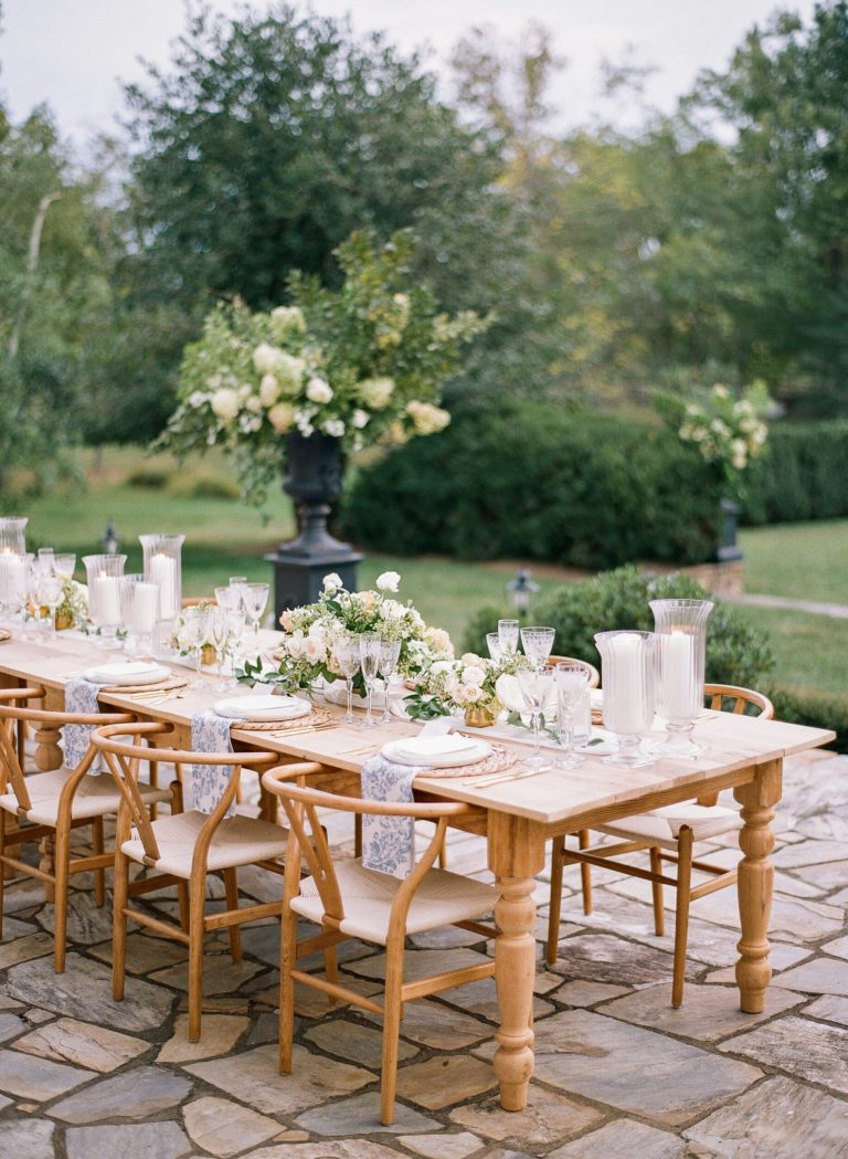 Simple Upscale outdoor wedding reception