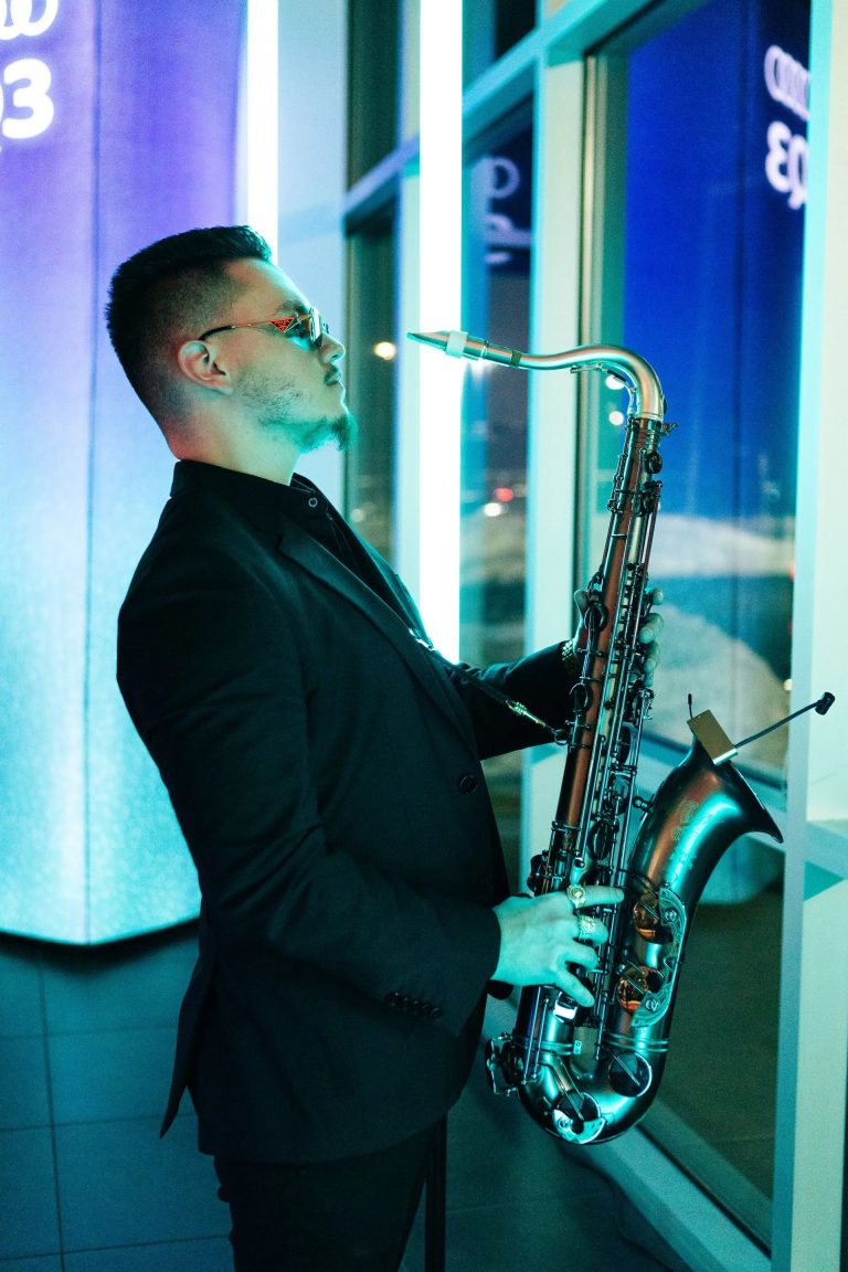 moody image man playing jazz music