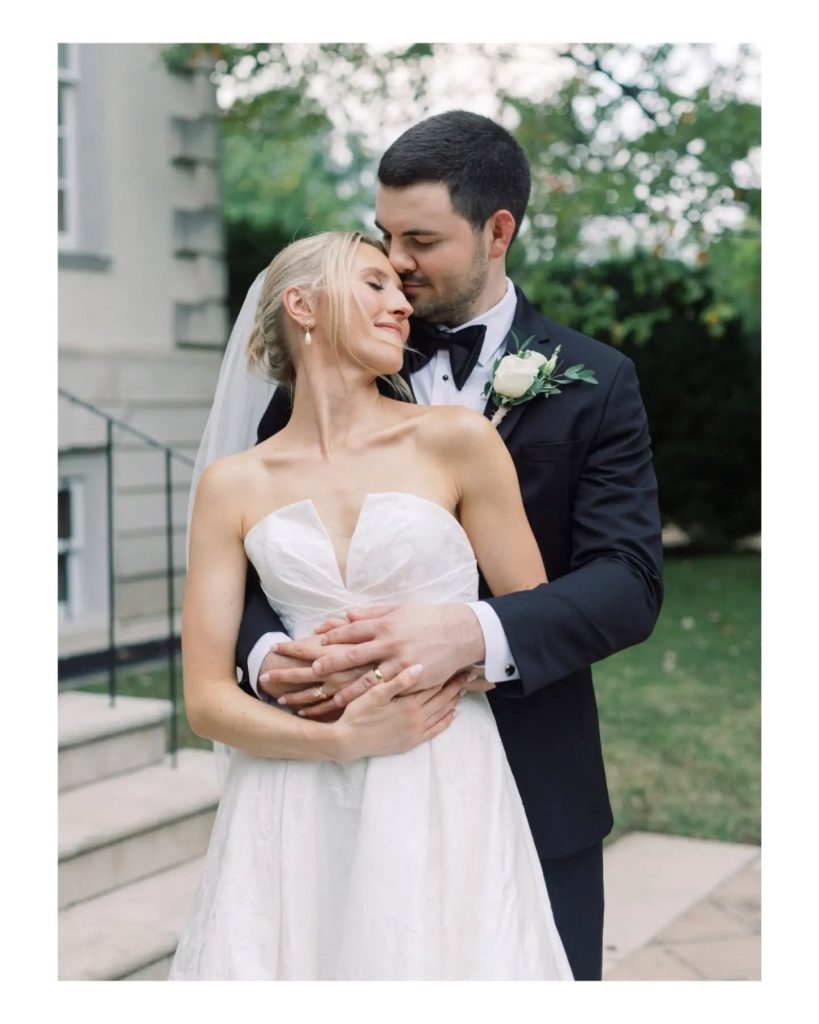 bride and groom couple portrait photography outside venue northern virginia