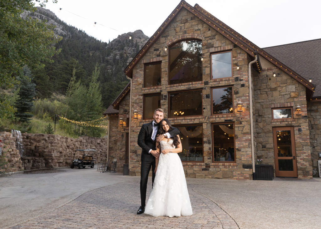 Bride and groom at Della Terra Mountain Chateau