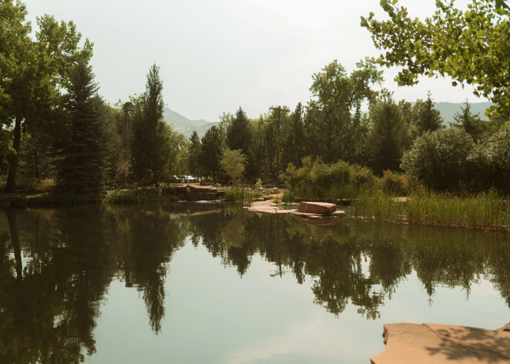 Colorado wedding venue with private lake and mountain views