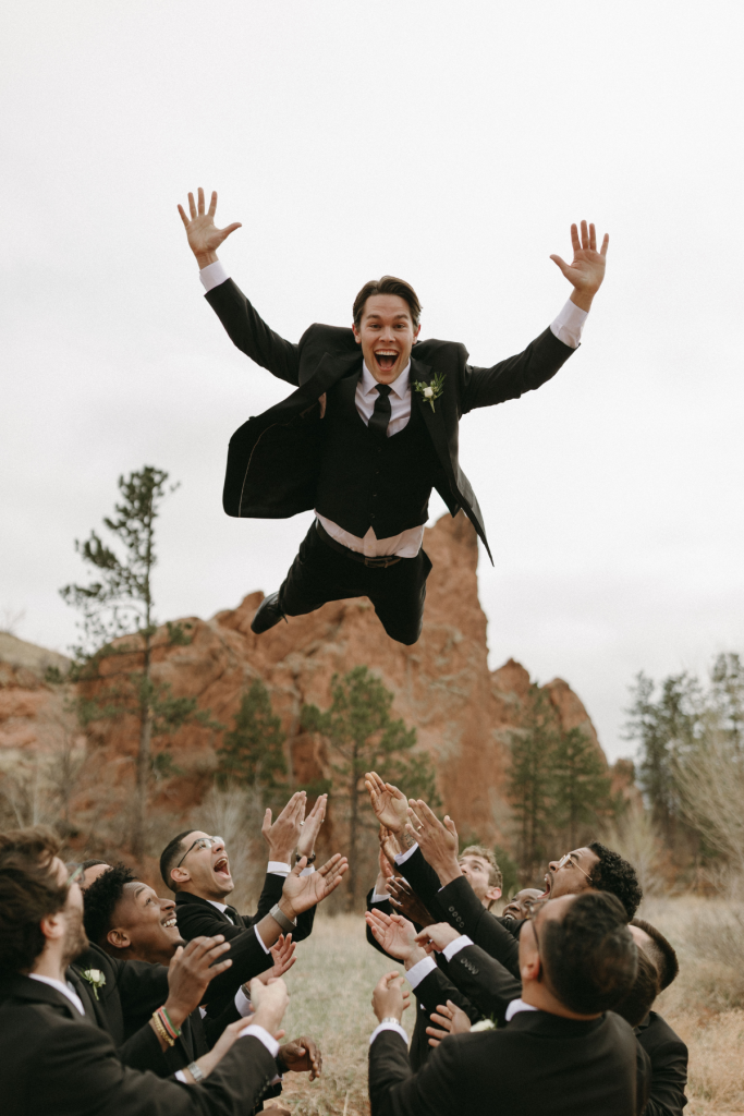 Fun groomsmen photos