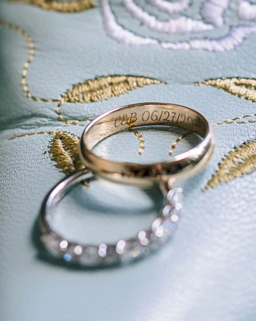 wedding rings with engraving